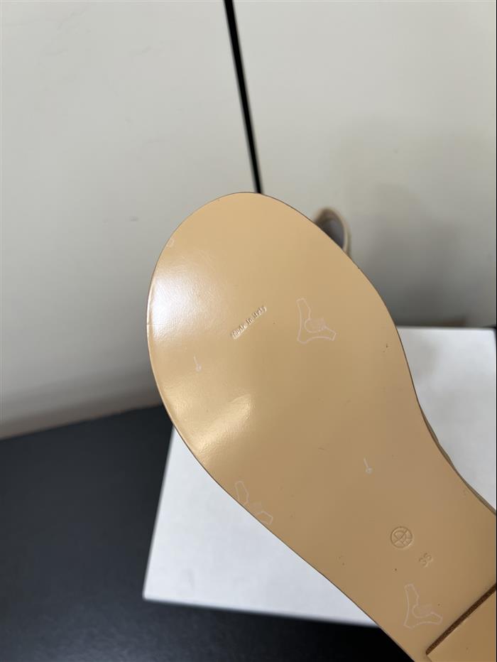 20251128173233883 320